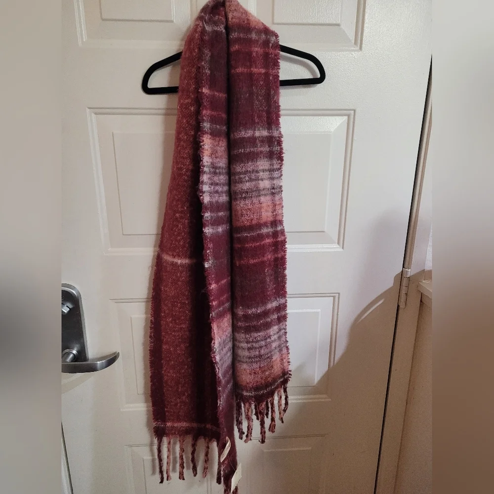 NWT Ana‎ Scarf OS